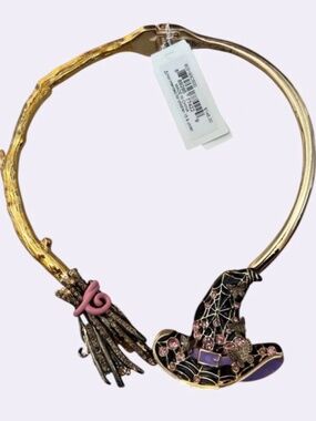 BETSEY JOHNSON Halloween Rich Witch Hat & Broom Hinged Collar Necklace NEW NWT